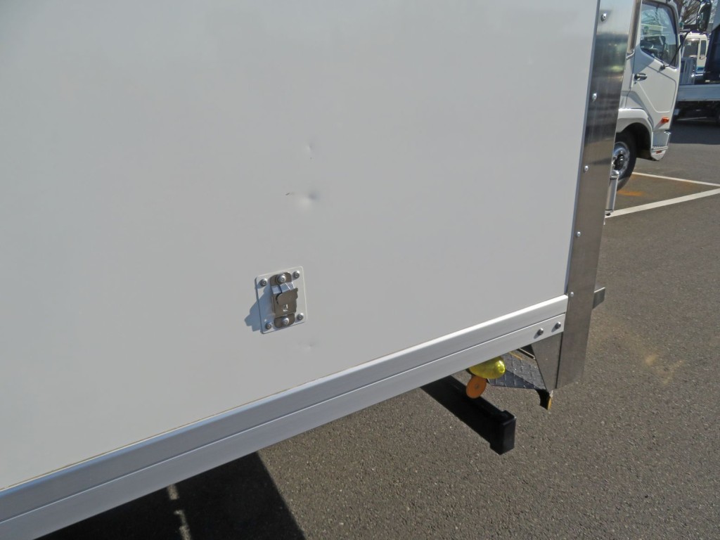 いすゞ エルフ 2RG-NMR88AN(2WD)の写真33