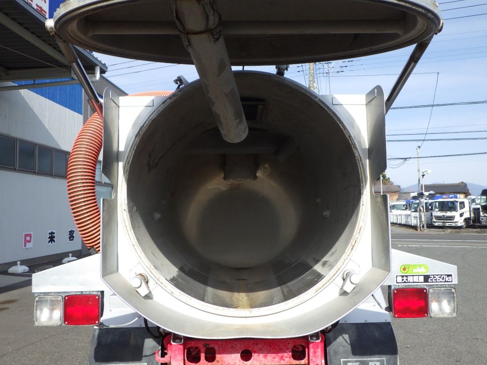 タンク内部の状態です。（材質はステンレス製です）|日野 レンジャー 2KG-FD2ABA(2WD)の写真9