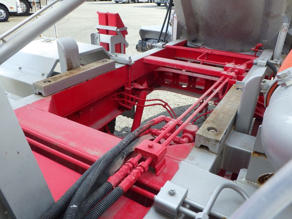 シャーシの状態です。|日野 レンジャー 2KG-FD2ABA(2WD)の写真12