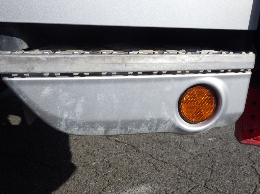 運転席側ステップカバーにスレがあります。（助手席側にもあります）|日野 レンジャー 2KG-FD2ABA(2WD)の写真28