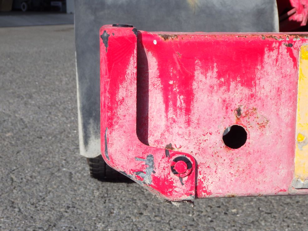 リヤバンパーの助手席側にキズ・ヘコミがあります。|日野 レンジャー 2KG-FD2ABA(2WD)の写真37