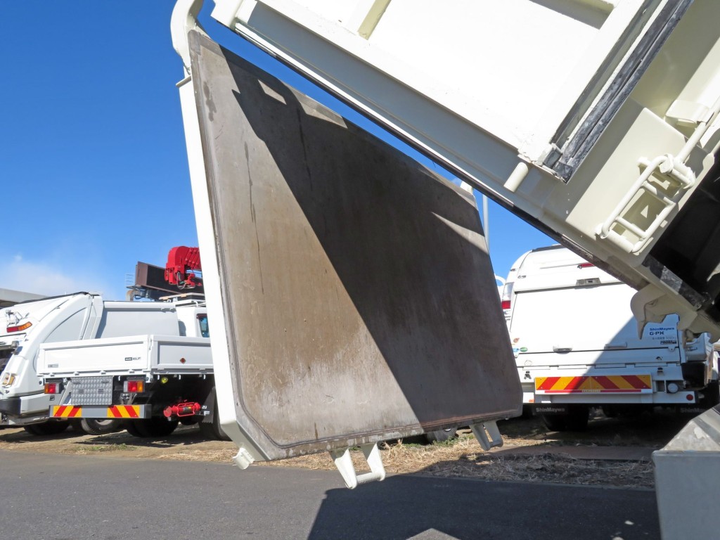 いすゞ フォワード QKG-FVR34U2の写真13