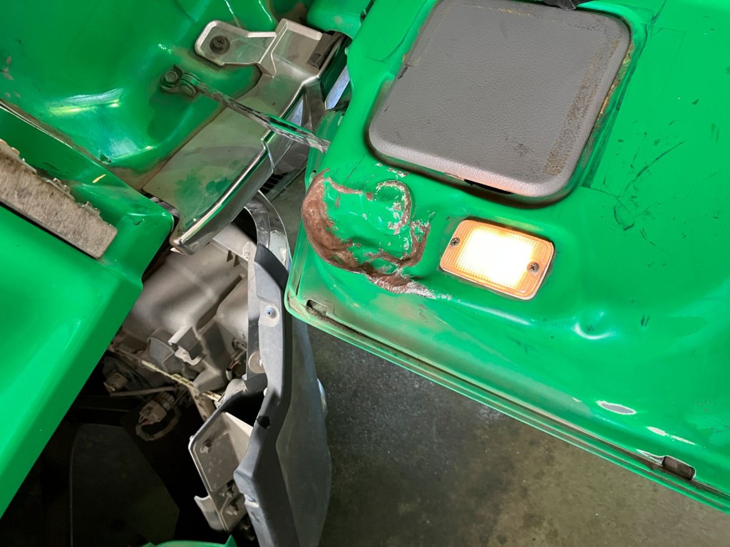 運転席側ドア内側にキズ・凹み・サビがあります。|UDトラックス クオン 2PG-GK5AABの写真22