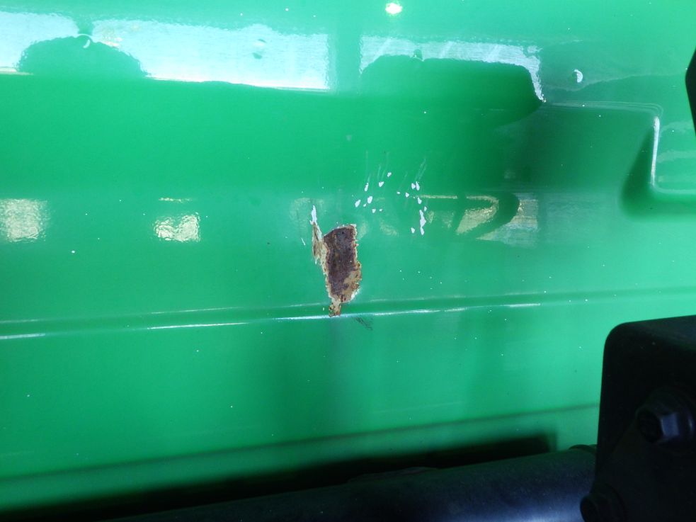 キャブ後方下側にキズ・サビがあります。|UDトラックス クオン 2PG-GK5AABの写真24