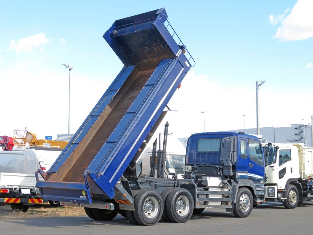 いすゞ ギガ QKG-CXZ77ATの写真4