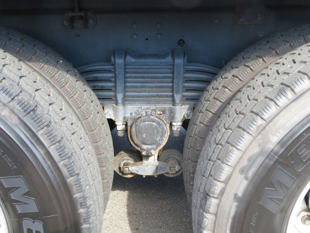 いすゞ ギガ QKG-CXZ77ATの写真5