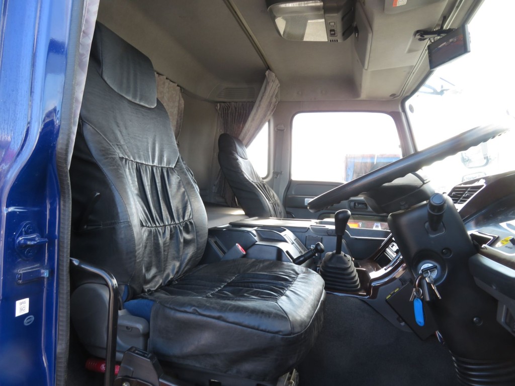 いすゞ ギガ QKG-CXZ77ATの写真6