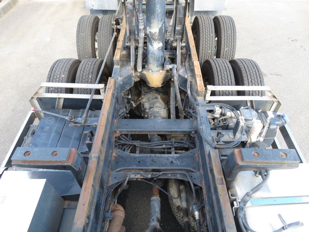 いすゞ ギガ QKG-CXZ77ATの写真10