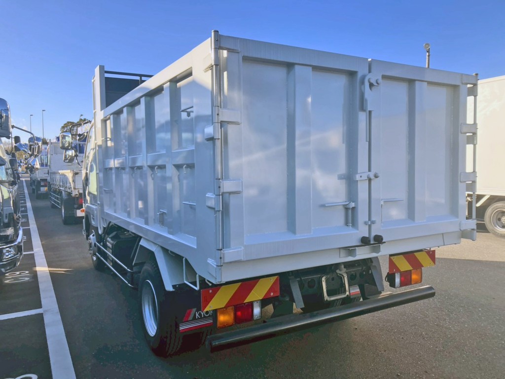 三菱 ファイター 2KG-FK62F(2WD)の写真3