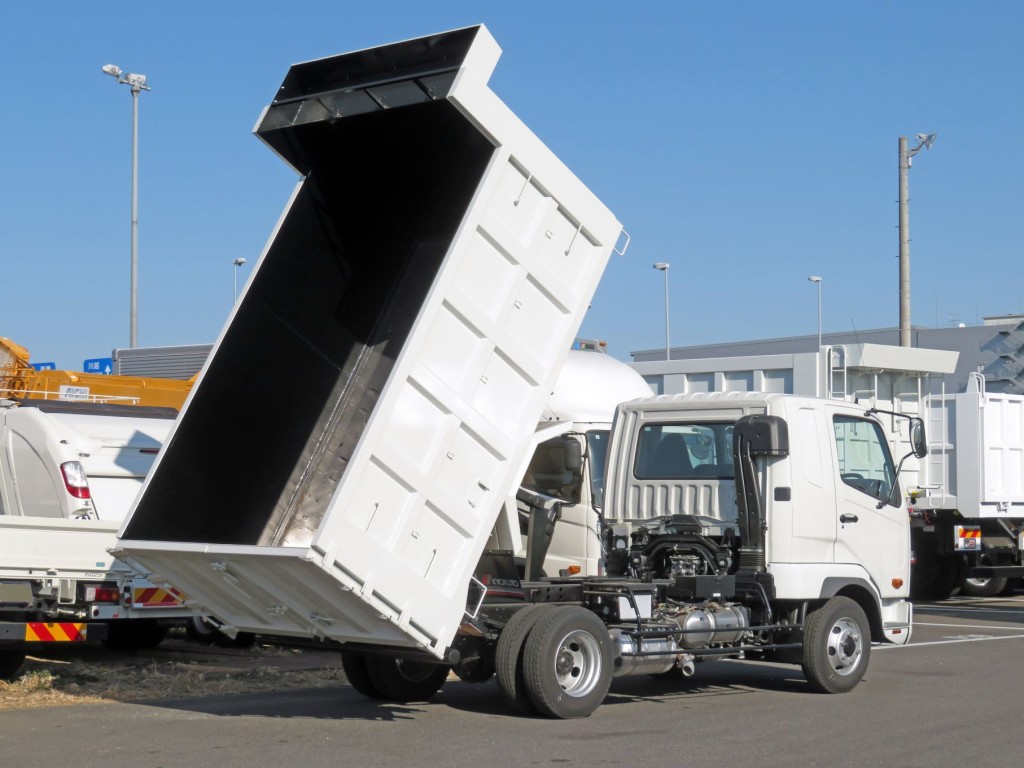 三菱 ファイター 2KG-FK62F(2WD)の写真4