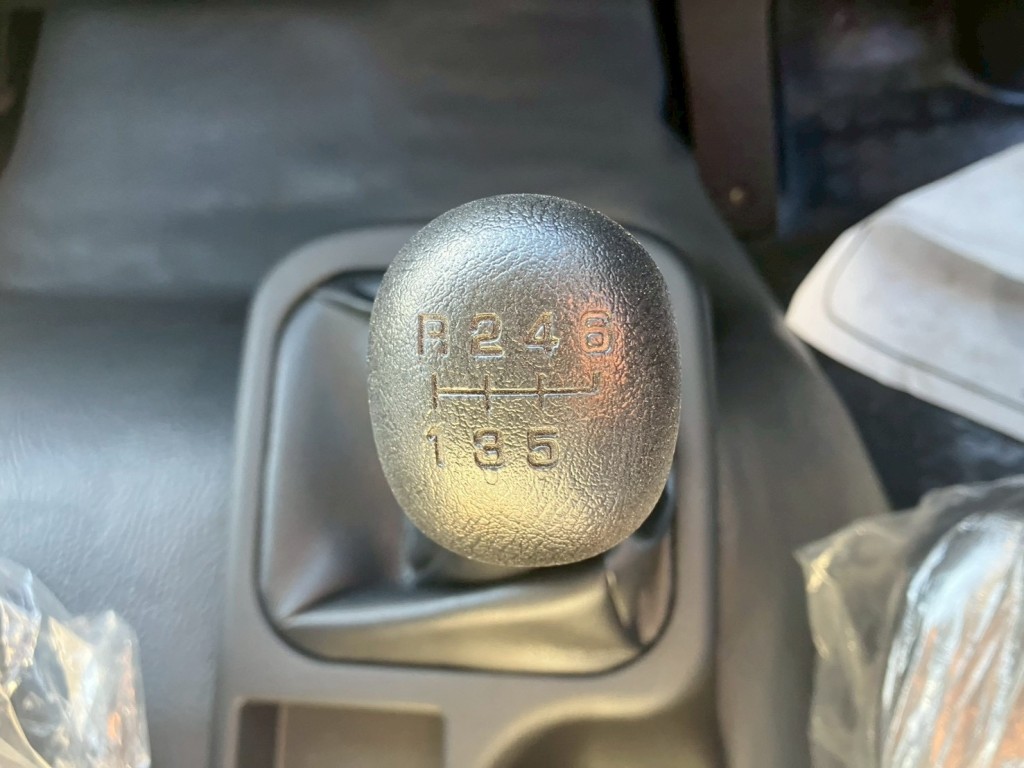 三菱 ファイター 2KG-FK62F(2WD)の写真5