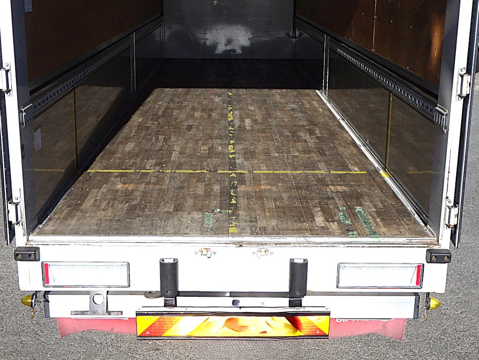 UDトラックス クオン 2PG-CG5CAの写真10