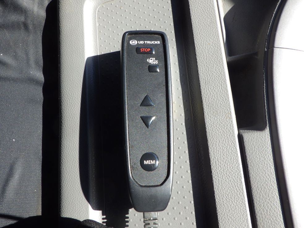 UDトラックス クオン 2PG-CG5CAの写真16