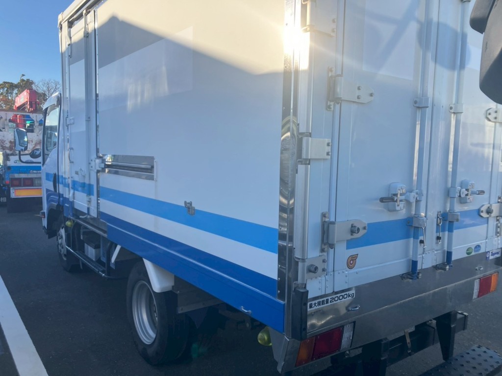 いすゞ エルフ TPG-NMR85AN(2WD)の写真3