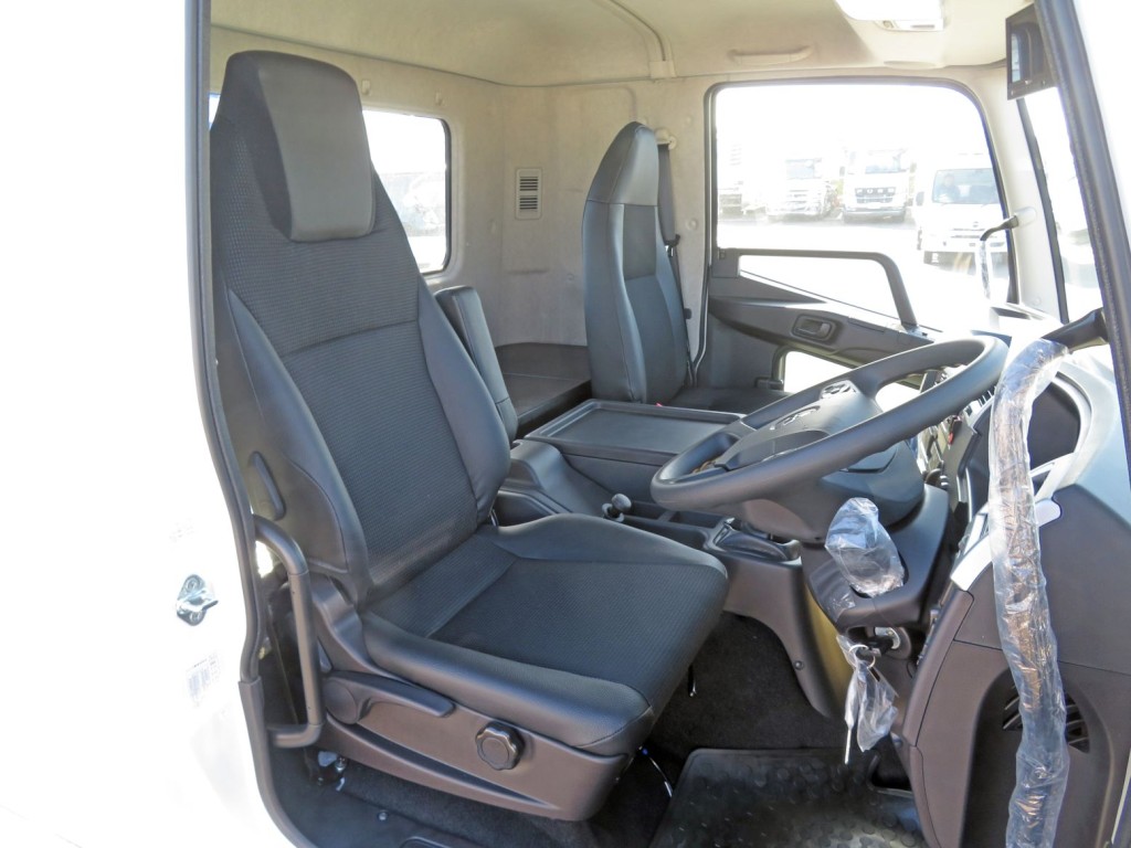 三菱 ファイター 2KG-FK62F(2WD)の写真6