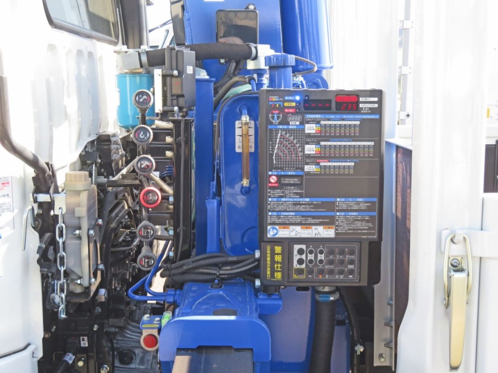 三菱 ファイター 2KG-FK62F(2WD)の写真9