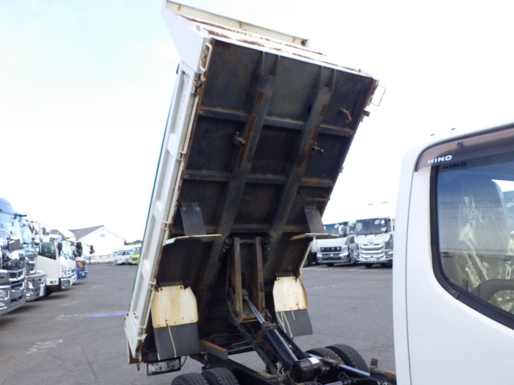 ボディー裏側の状態です。|日野 デュトロ TKG-XZC610T(2WD)の写真9