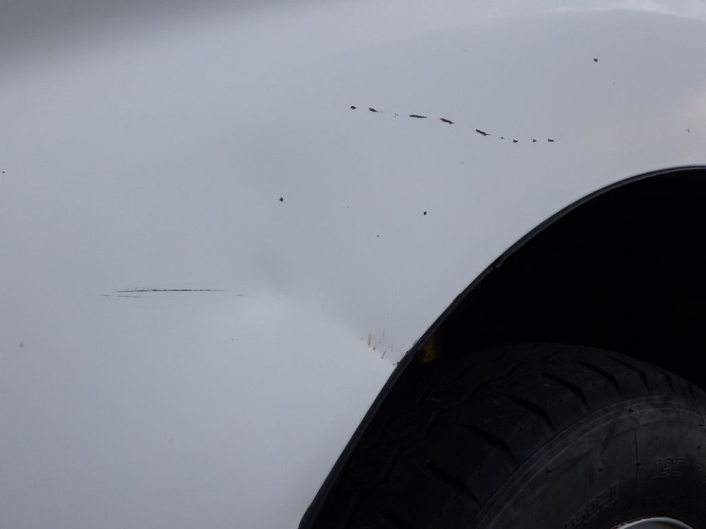 助手席側ドアにキズ・ヘコミがあります。|日野 デュトロ TKG-XZC610T(2WD)の写真20