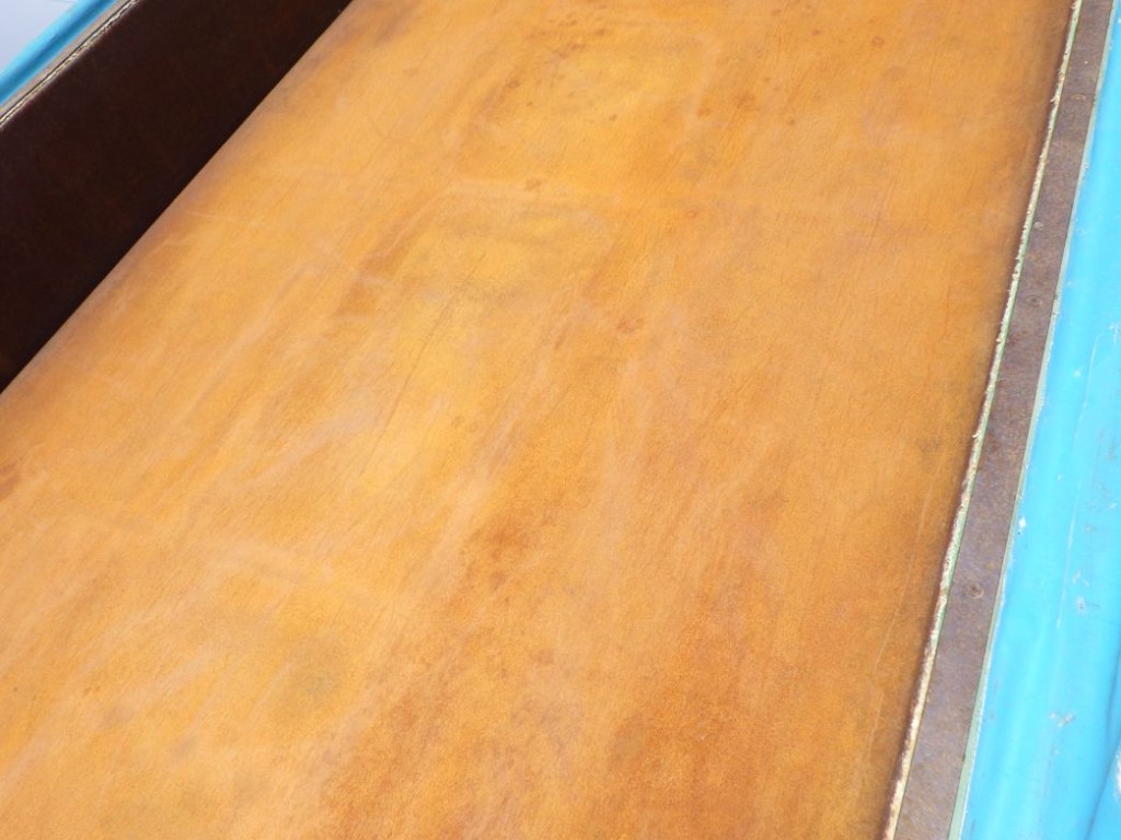 床鉄板にキズ・サビ・ヘコミがあります。|日野 デュトロ TKG-XZC610T(2WD)の写真40