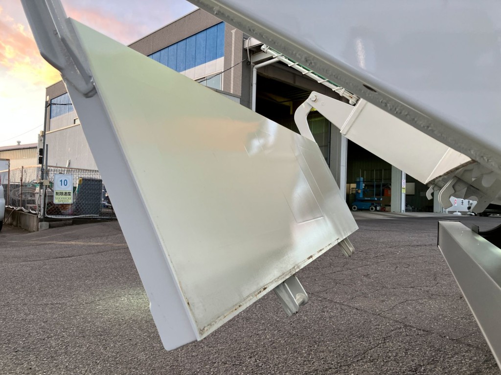 三菱 ファイター 2KG-FK72FZの写真9