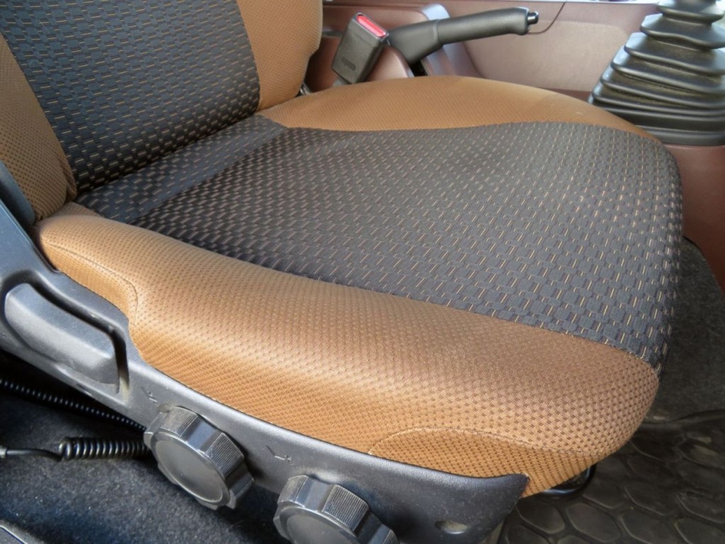 運転席座面の状態です。|日野 レンジャー 2PG-FD2ABG(2WD)の写真35