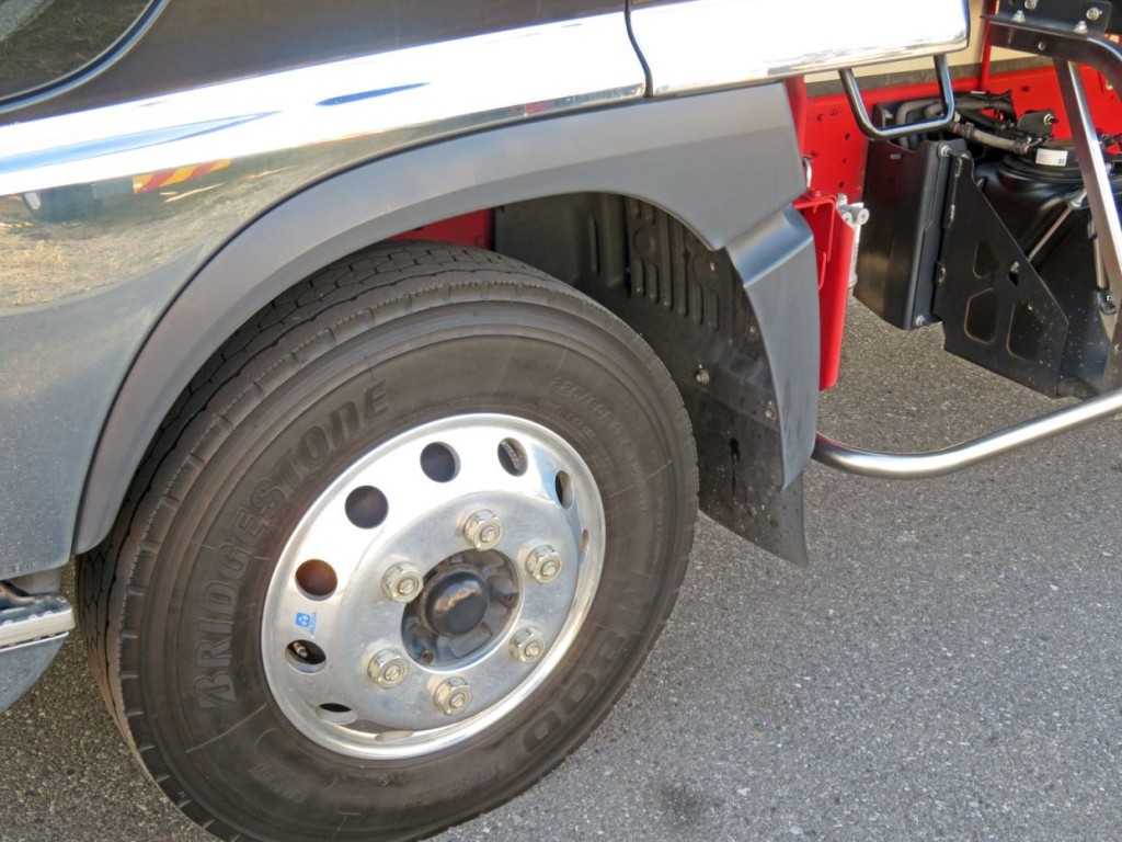 フェンダーの樹脂に色あせ箇所があります。(左右)|日野 レンジャー 2PG-FD2ABG(2WD)の写真37