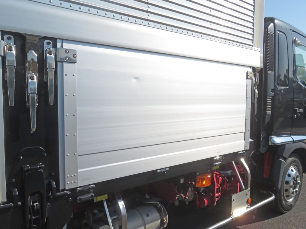 運転席側あおりにヘコミがあります。|日野 レンジャー 2PG-FD2ABG(2WD)の写真40