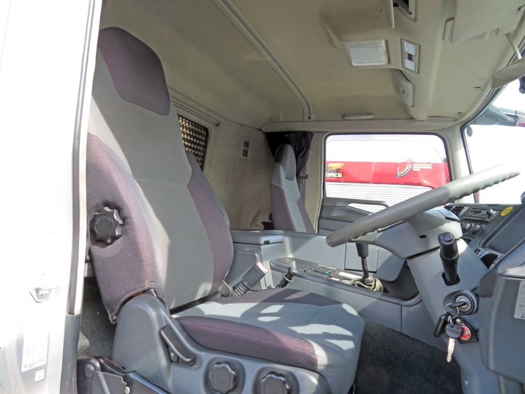 三菱 スーパーグレート QKG-FU54VZ改の写真6