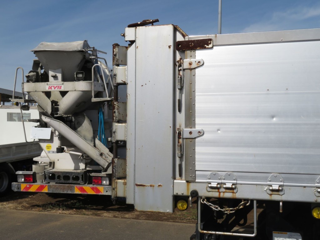 三菱 スーパーグレート QKG-FU54VZ改の写真44