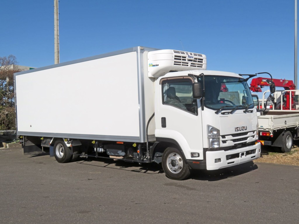 いすゞ フォワード 2PG-FRR90T2(2WD)の写真2