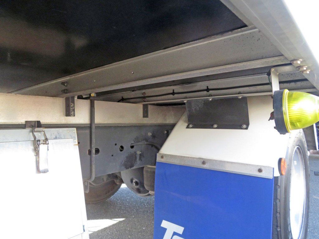 いすゞ フォワード 2PG-FRR90T2(2WD)の写真7