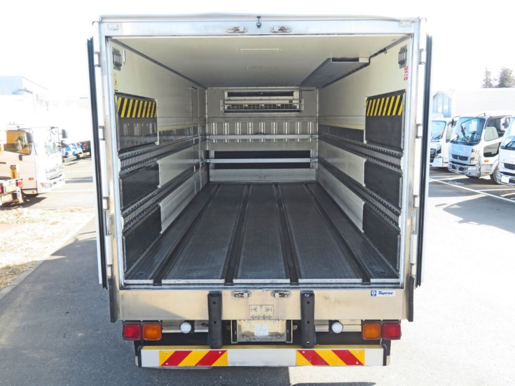 いすゞ フォワード 2PG-FRR90T2(2WD)の写真8