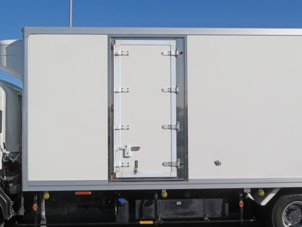 いすゞ フォワード 2PG-FRR90T2(2WD)の写真16