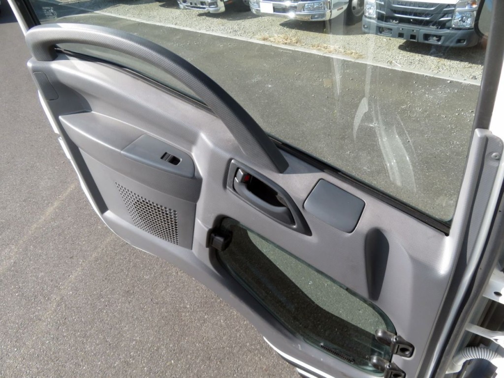 いすゞ フォワード 2PG-FRR90T2(2WD)の写真36