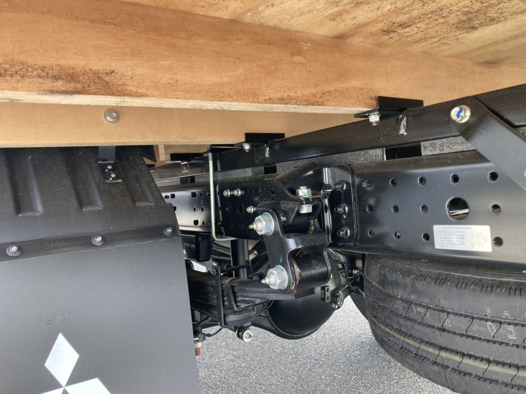 シャーシとスプリングとネタの状態です。|三菱 キャンター 2RG-FEB50(2WD)の写真7