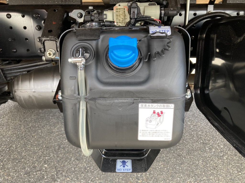 アドブルータンクです。|三菱 キャンター 2RG-FEB50(2WD)の写真22
