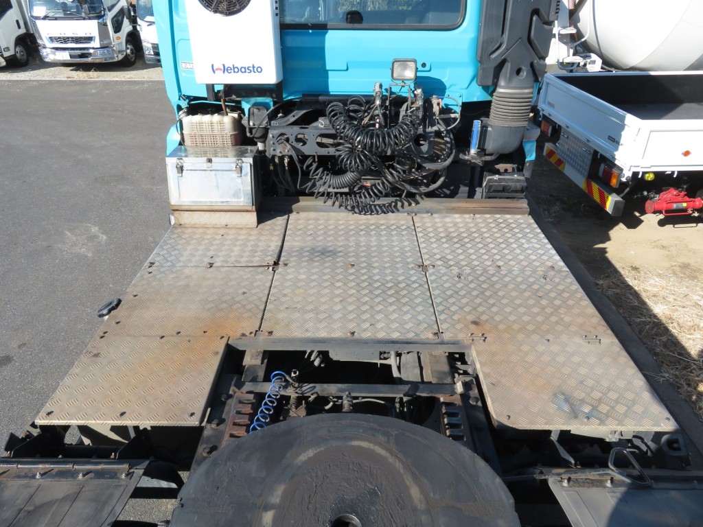 踊り場の状態です。|UDトラックス クオン 2PG-GK5AABの写真9