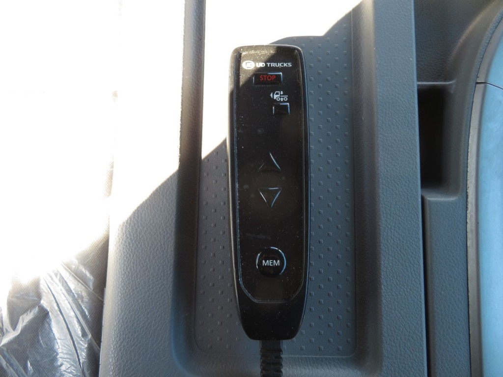 エアサスのコントローラーです。|UDトラックス クオン 2PG-GK5AABの写真17