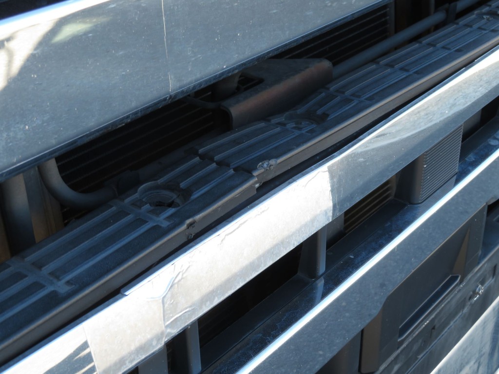 ステップ部の取り付け部に割れがあります。|UDトラックス クオン 2PG-GK5AABの写真34