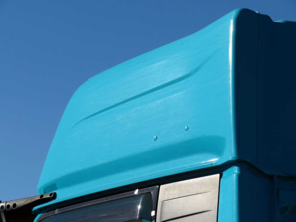 ルーフ側面に細かい線キズがあります。|UDトラックス クオン 2PG-GK5AABの写真38