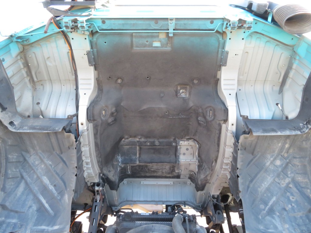 キャブ下面の状態です。|UDトラックス クオン 2PG-GK5AABの写真41