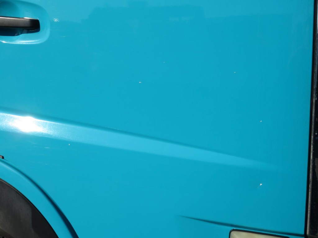 運転席ドアに小キズがあります。|UDトラックス クオン 2PG-GK5AABの写真46