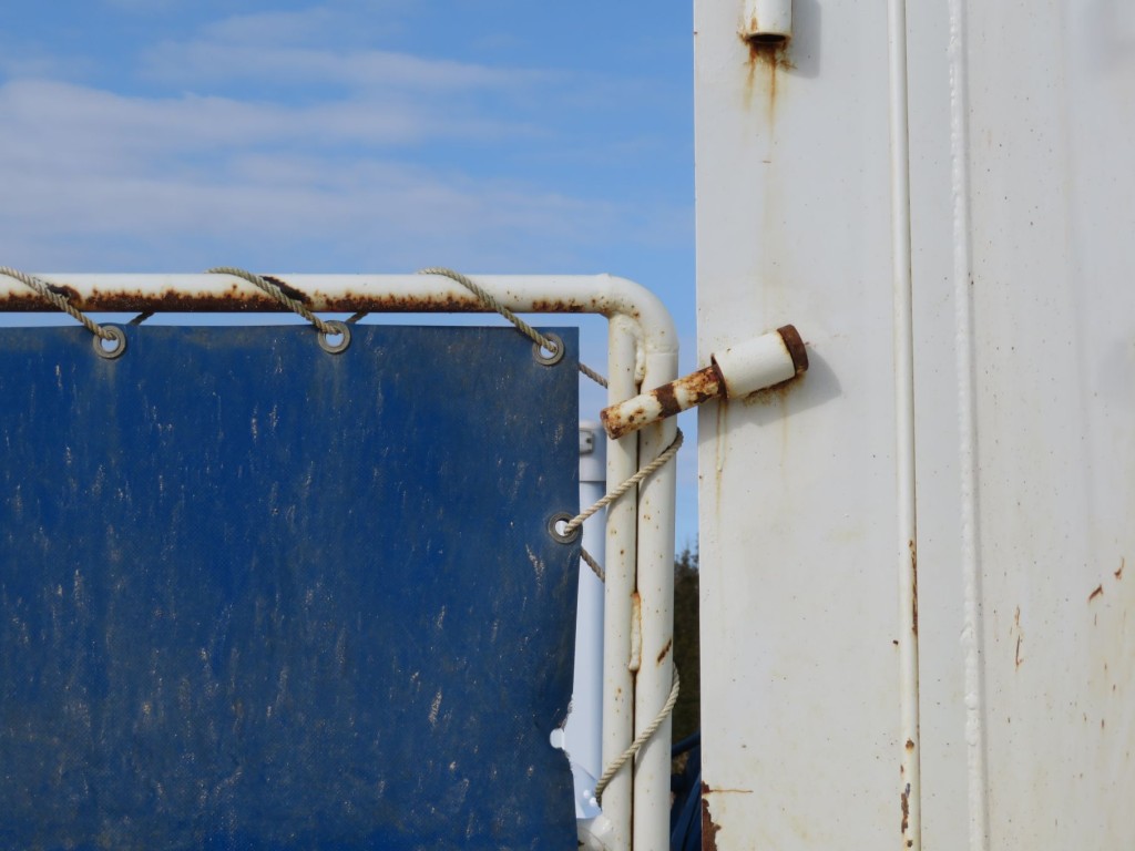 コボレーンストッパー付きです。|三菱 スーパーグレート 2KG-FV70HXの写真9