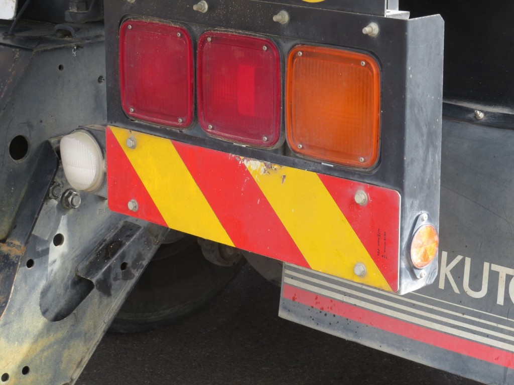 反射板に細かいキズがあります。|三菱 スーパーグレート 2KG-FV70HXの写真45