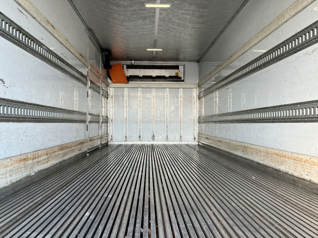 いすゞ フォワード TKG-FRR90S2(2WD)の写真9