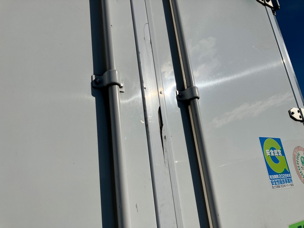 いすゞ フォワード TKG-FRR90S2(2WD)の写真15