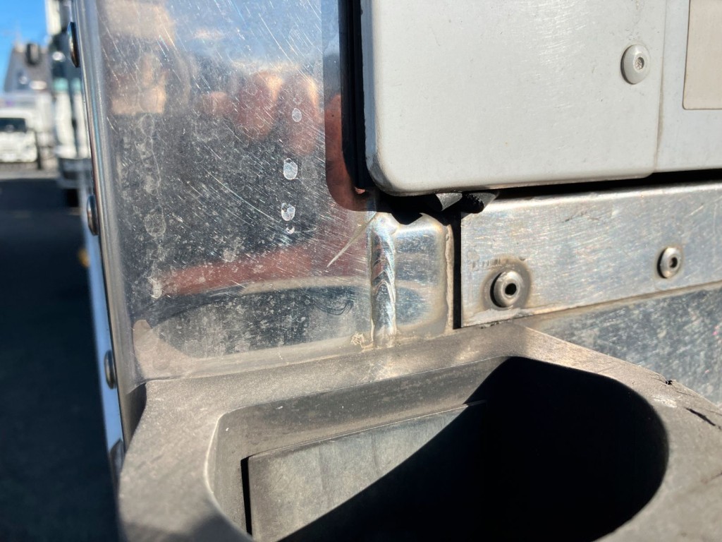 いすゞ フォワード TKG-FRR90S2(2WD)の写真16