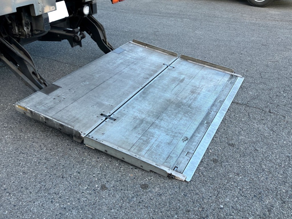 いすゞ フォワード TKG-FRR90S2(2WD)の写真17