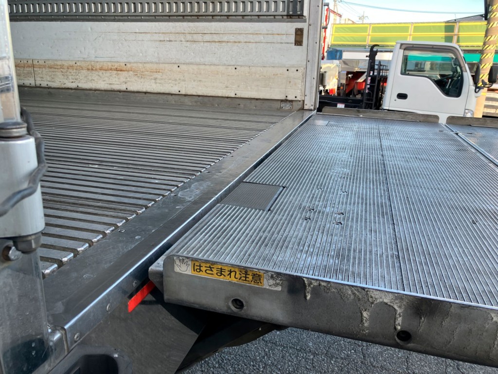 いすゞ フォワード TKG-FRR90S2(2WD)の写真19