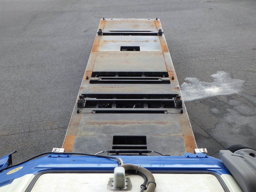 荷台全体の状態です。(前方より)|UDトラックス クオン QPG-CG5ZEの写真9